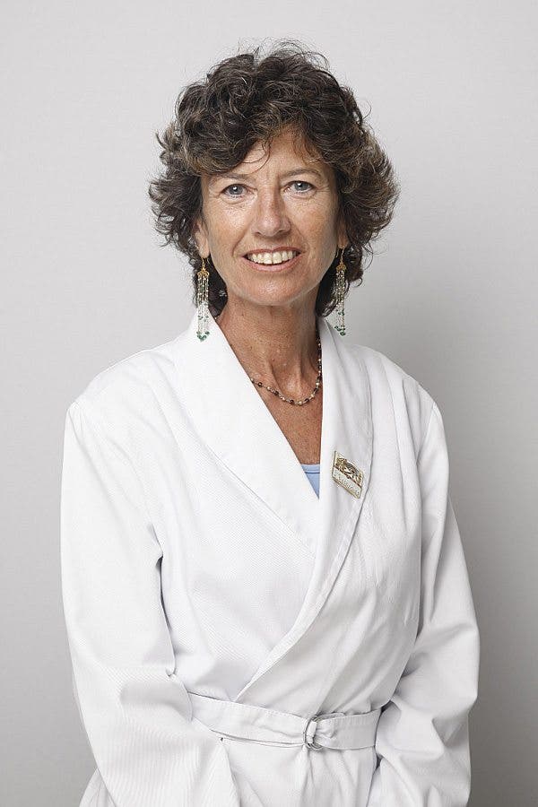 La doctora Elena Barraquer. Efesalud.com