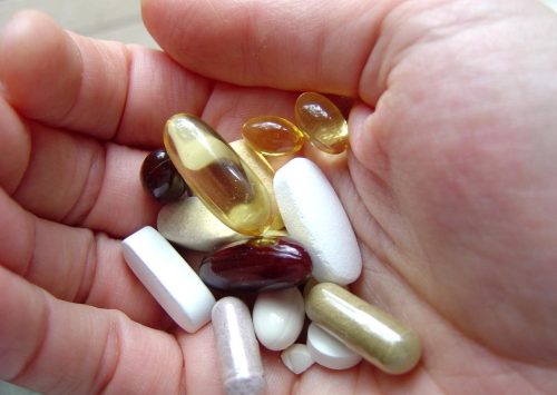 Posibles combinaciones de medicamentos problemáticas recetadas comúnmente a adultos mayores